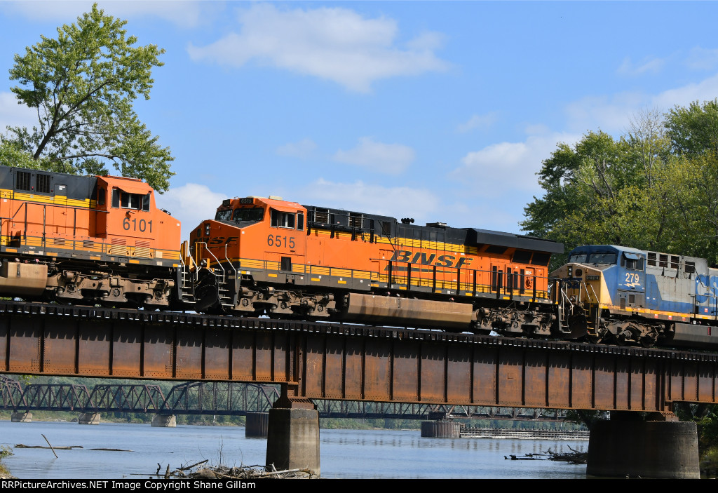 BNSF 6515 Roster shot.